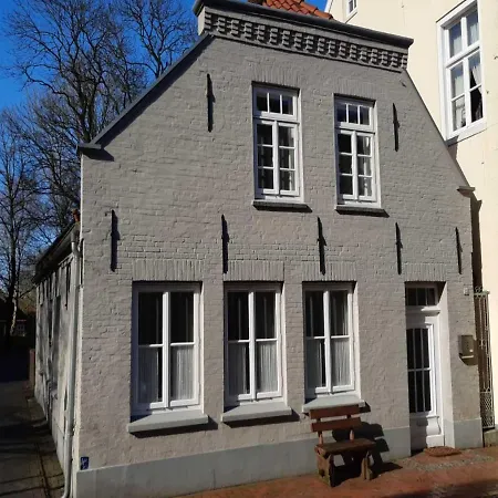 Am Kirchplatz 25561 Apartment